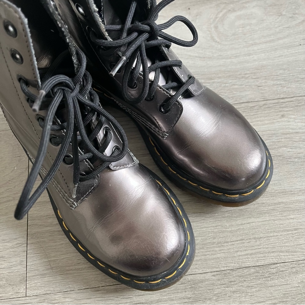 Dr Martens Women 8-Eye Pascal The Original Airware High Top Pewter Boots - Picture 3 of 10